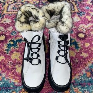 Women’s snow boots